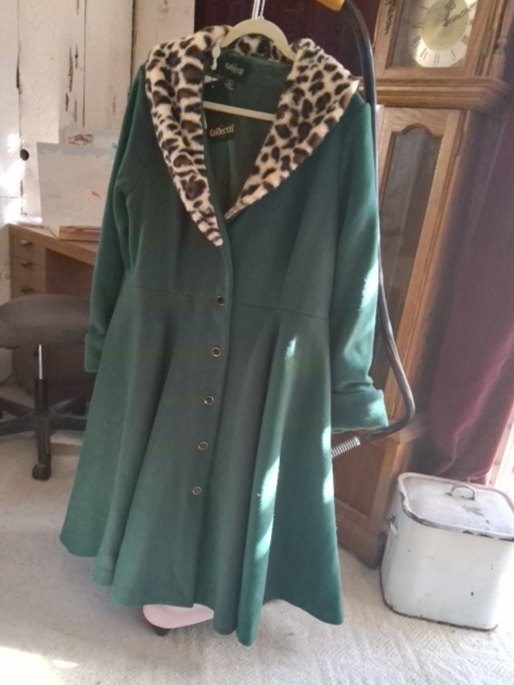 Collectif Green Wool Fit-and-Flare Coat with Leopard Faux-Fur Collar Size 18